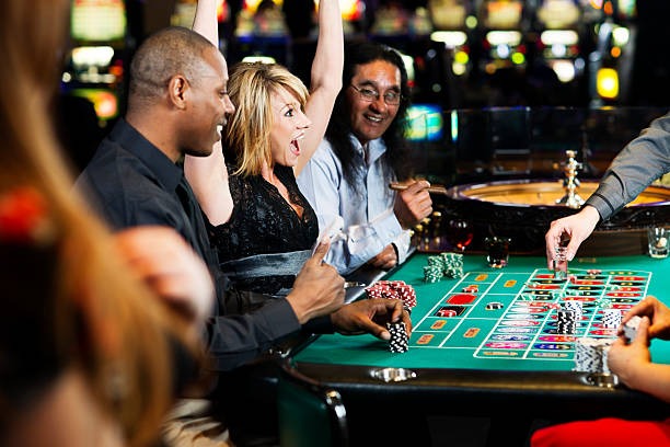 Dream Gaming live blackjack table with multiple camera angles on intan77